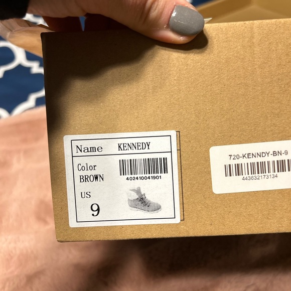 NIB Cognac Sherling trim lug lace up boot - Picture 2 of 12